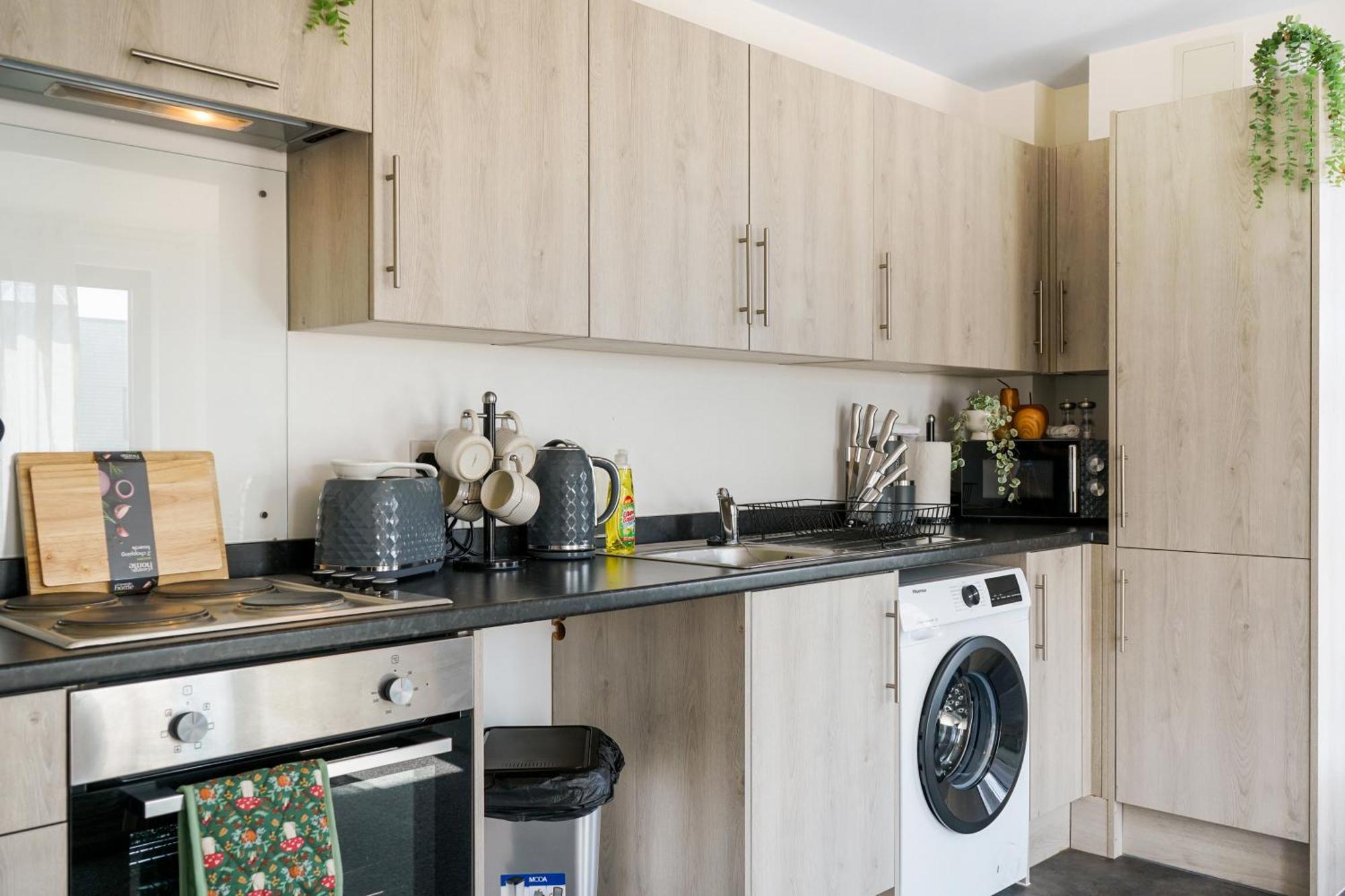 Modern Apartments With Free Parking Near Heathrow Colnbrook Eksteriør bilde