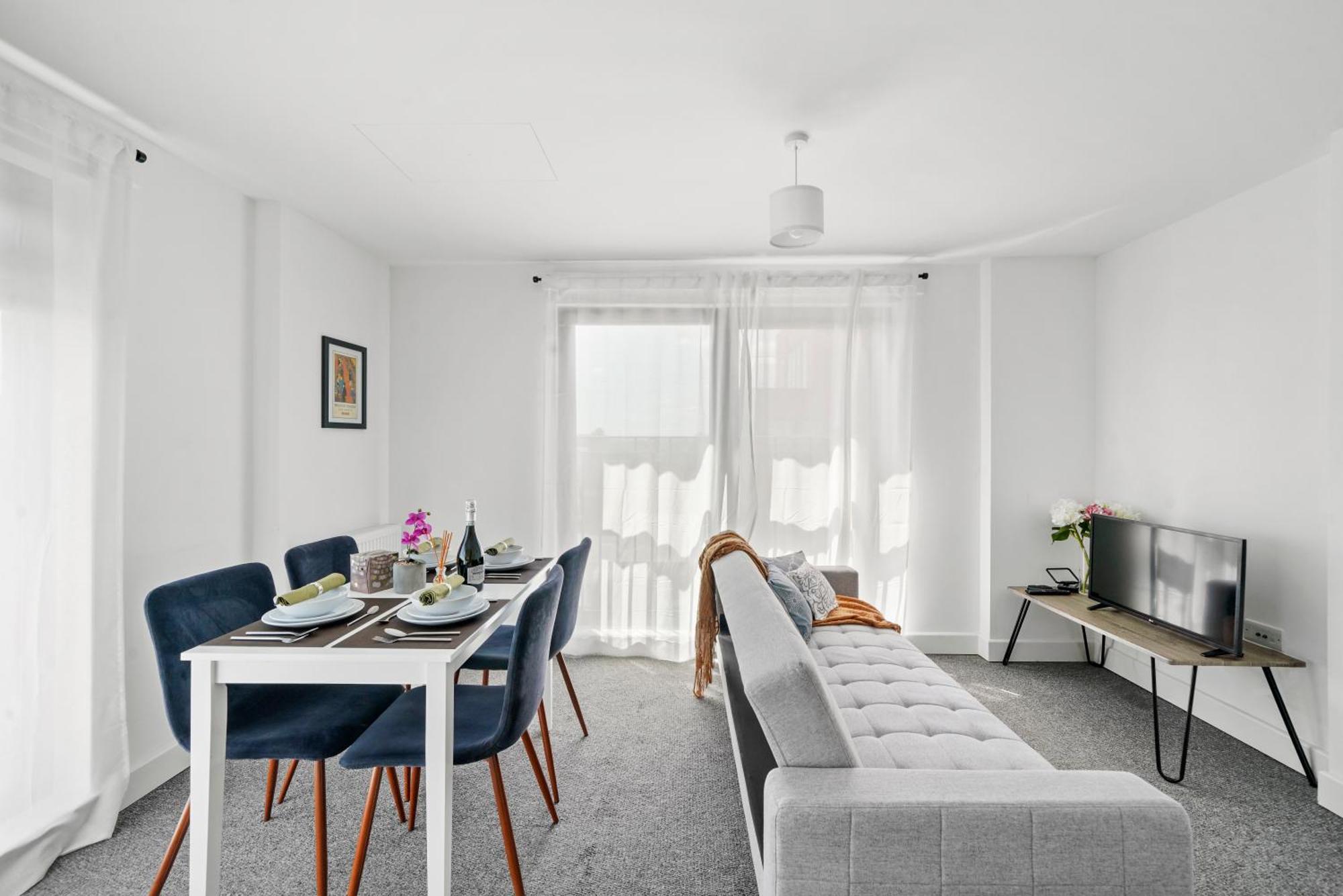 Modern Apartments With Free Parking Near Heathrow Colnbrook Eksteriør bilde