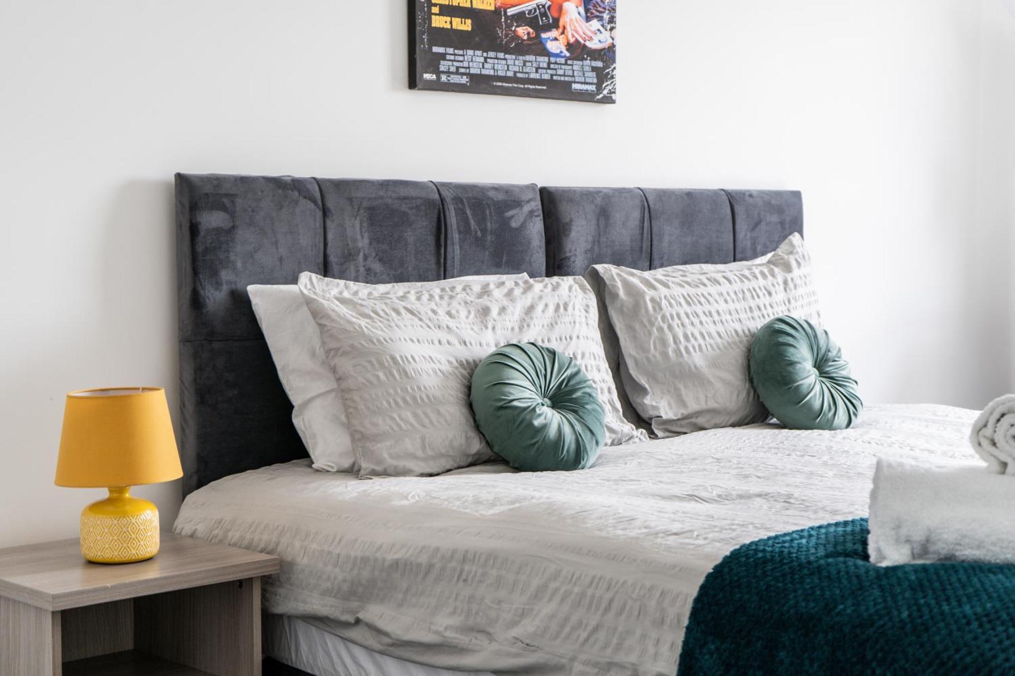 Modern Apartments With Free Parking Near Heathrow Colnbrook Eksteriør bilde