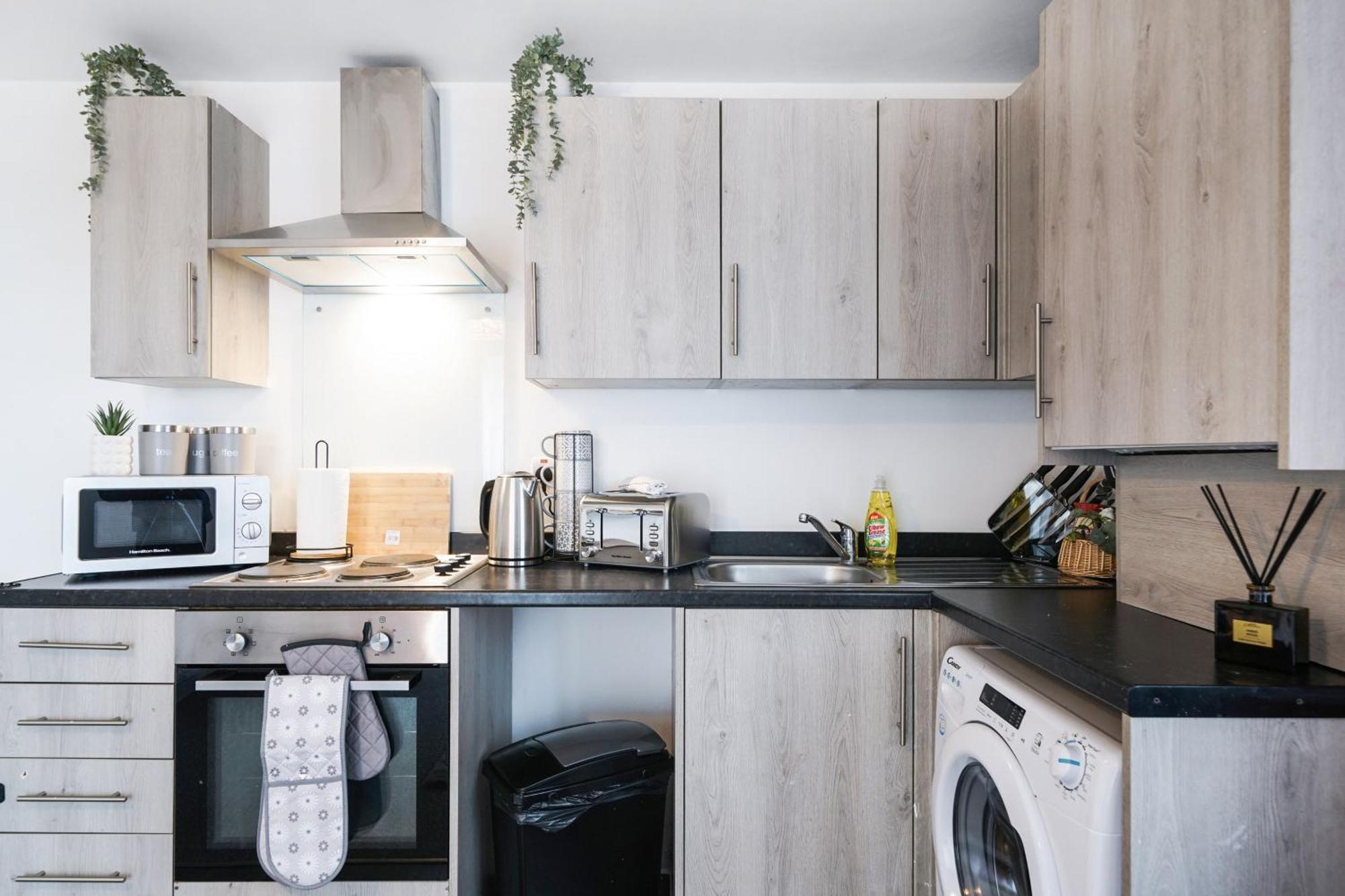 Modern Apartments With Free Parking Near Heathrow Colnbrook Eksteriør bilde