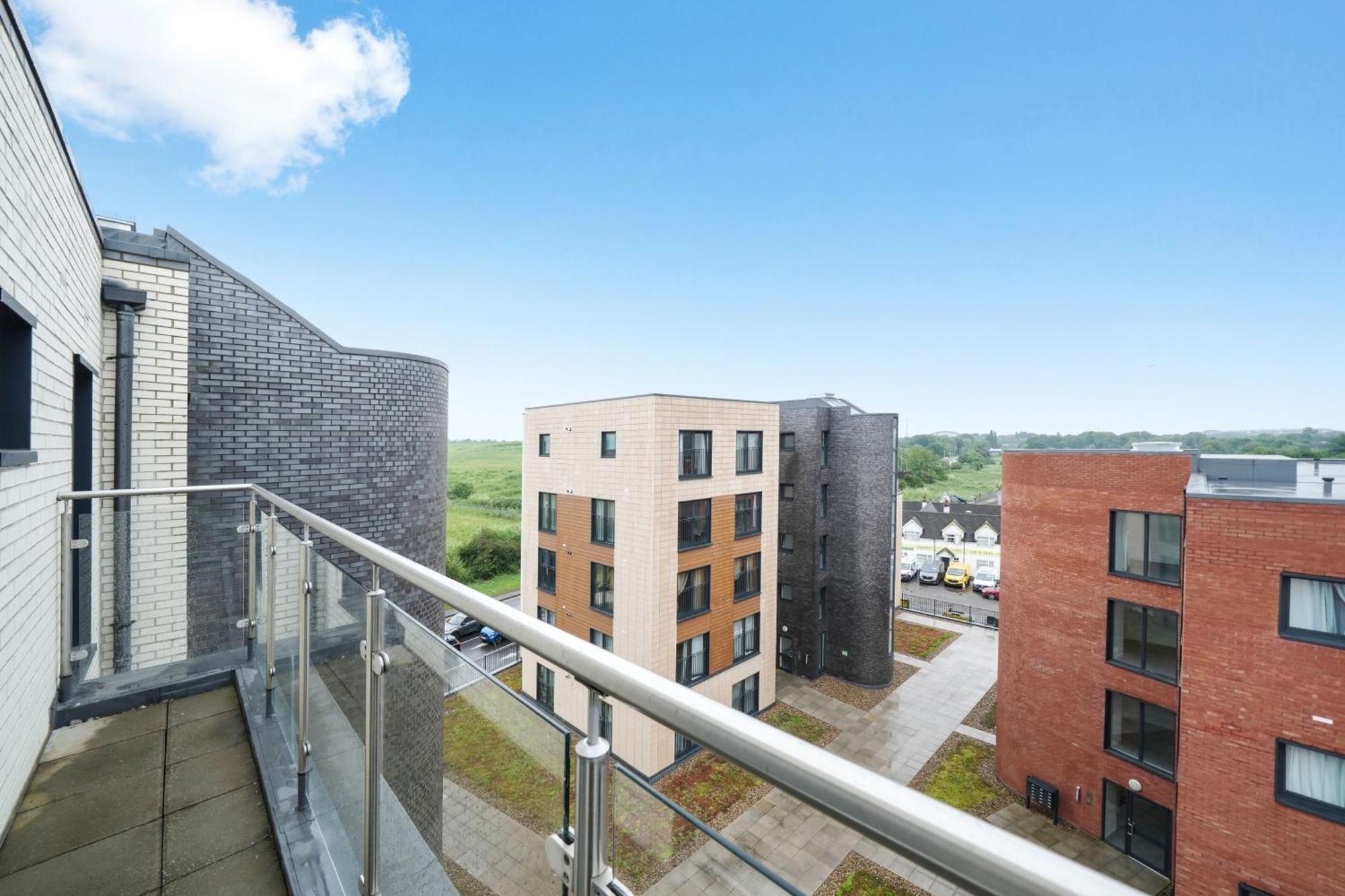 Modern Apartments With Free Parking Near Heathrow Colnbrook Eksteriør bilde