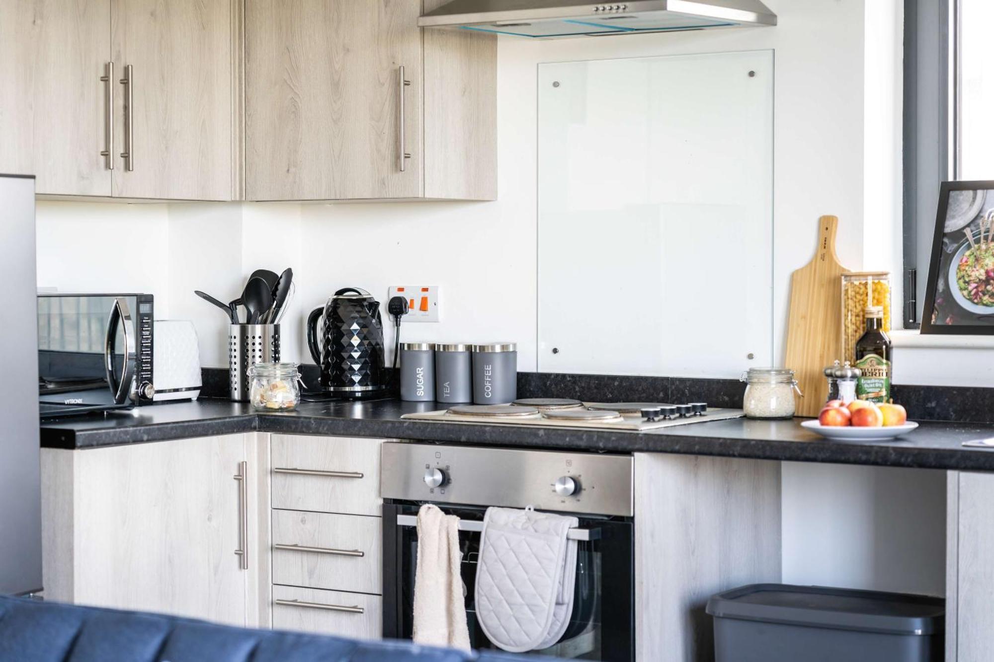 Modern Apartments With Free Parking Near Heathrow Colnbrook Eksteriør bilde
