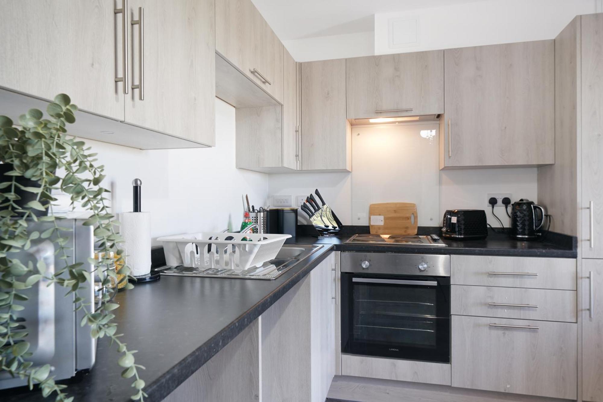 Modern Apartments With Free Parking Near Heathrow Colnbrook Eksteriør bilde